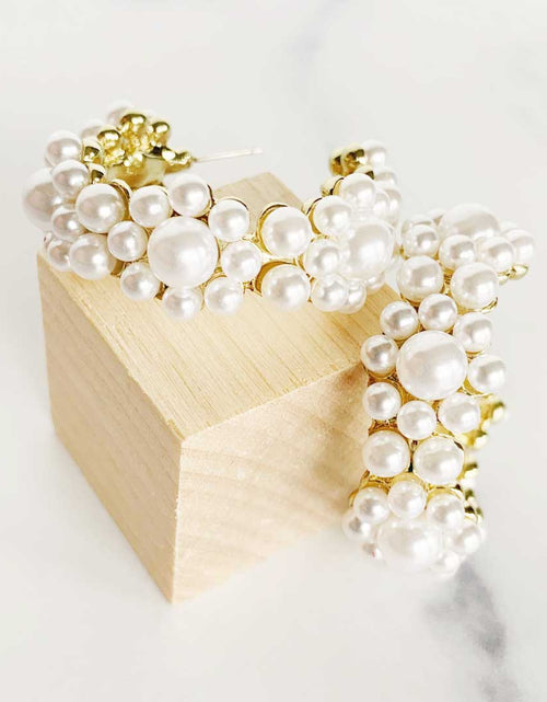 Load image into Gallery viewer, Pearl Flower Hoops
